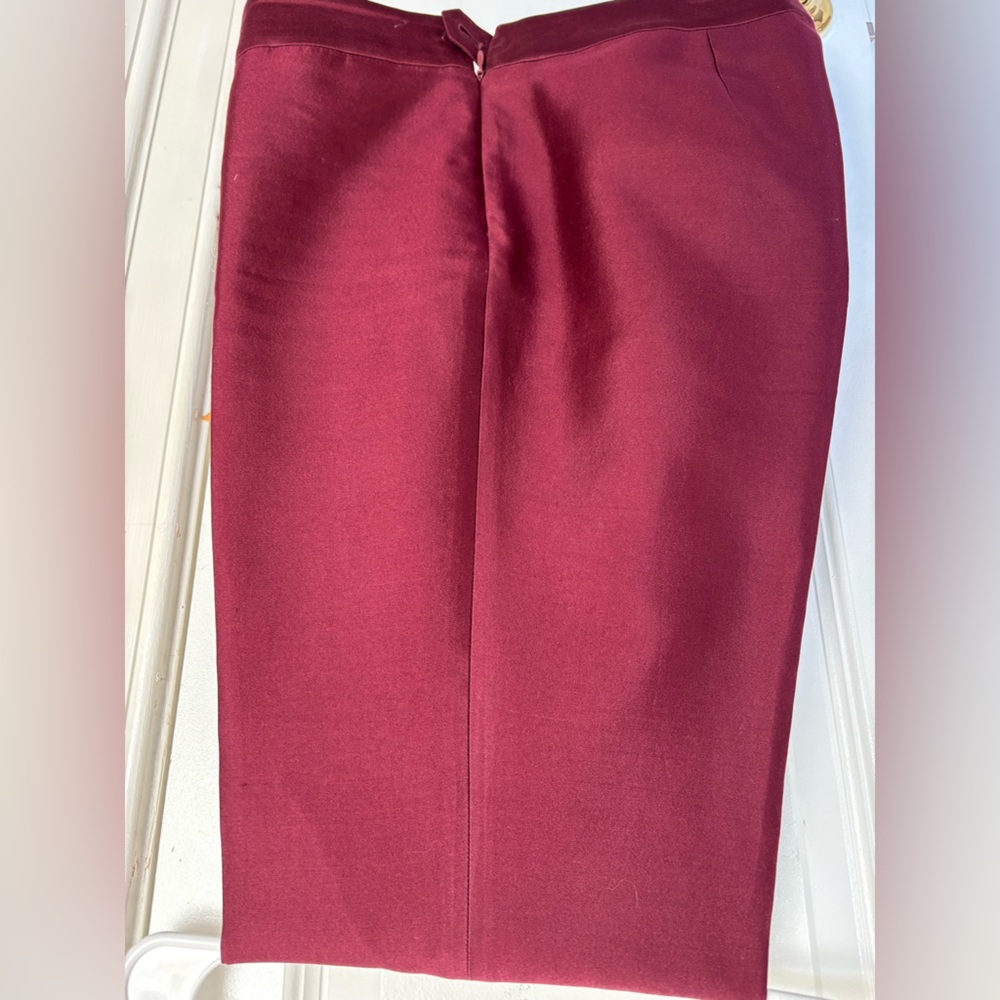 Elegant Burgundy Pencil Skirt